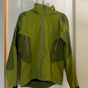 Green arcteryx mens all season jacket